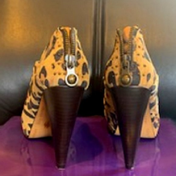 Libby Edelman Leather/Suede Pleated Leopard Print Heel Peep Toe Booties Shoes 7M - Picture 4 of 6